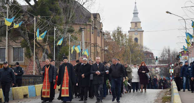 У Берегові вшанували пам’ять жертв радянських репресій