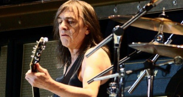 Meghalt Malcolm Young, az AC/DC alapító gitárosa