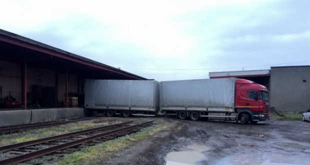 Huszonkét millió hrivnya értékű csempészcigarettát foglaltak le a  Tisza határátkelőn