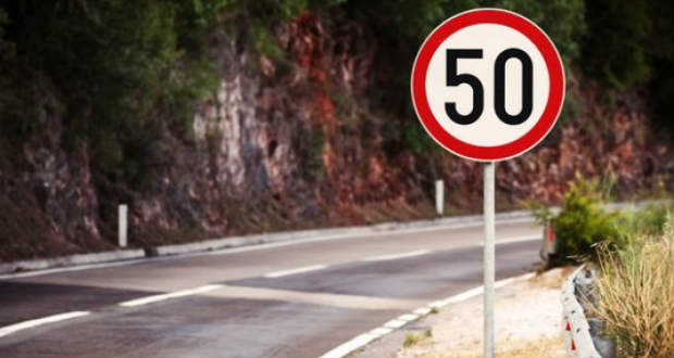 Januártól legfeljebb ötven km/h-val haladhatunk lakott területeken