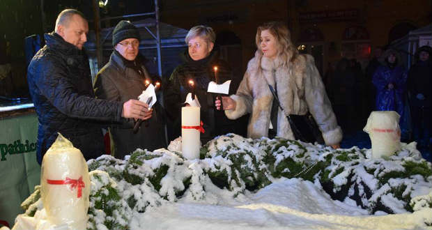 Táplálnunk kell a szeretetet – gyertyagyújtási ünnepség Beregszászban
