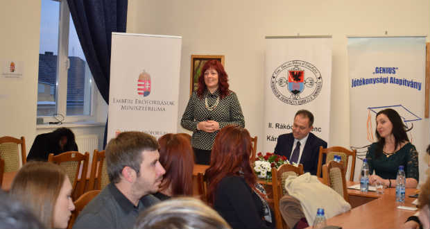 Átadták a diplomahonosítási és Zrínyi Ilona Szakkollégiumi ösztöndíjakat