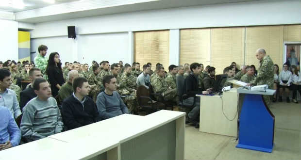 Kibocsátotta az első végzősöket az UNE katonai tanszéke
