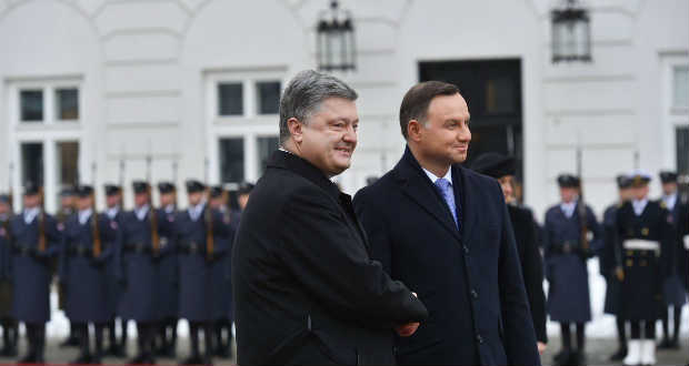 A lengyel és az ukrán államfő közösen emlékezett meg a szovjet NKVD áldozatairól Harkivban