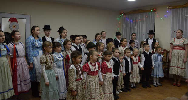 Karácsonyi évzáró alkalom az I. Kárpátaljai Népi Zenedében