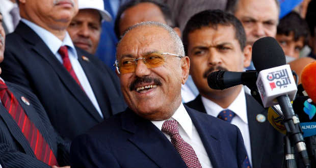 Felrobbantották a volt jemeni elnök rezidenciáját a húszi lázadók – Száleh elhunyt a harcokban