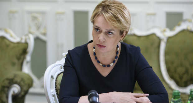 Hrinevics: a tanárok a magyar államtól kapott fizetés miatt ellenzik az oktatási törvény végrehajtását