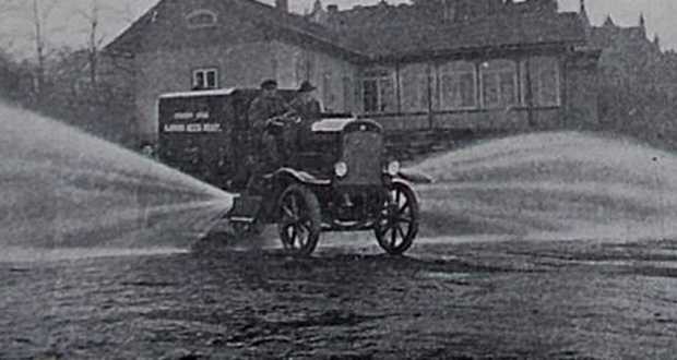 Kárpátalja anno: az első utcai takarítógép Ungváron