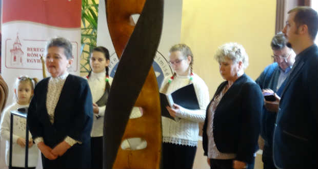 „Hagyomány, korszerűség, minőség” – Ifj. Hidi Endre kiállítása Beregszászban