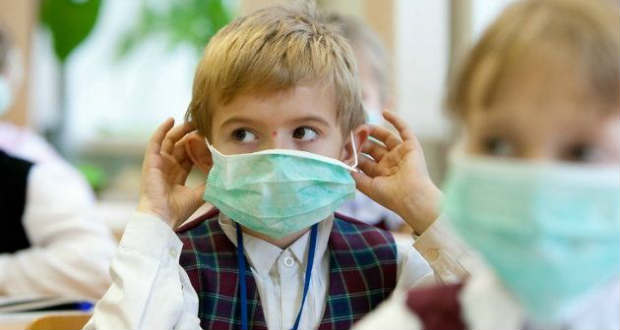 A maszk viselését ajánlja a WHO a 12 év felettieknek