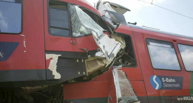 Összeütközött két személyvonat Ausztriában