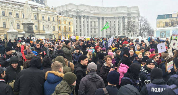 Kijevben is rátámadtak szélsőjobboldali radikálisok a nőnapi felvonulókra
