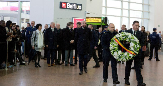A brüsszeli terrortámadásokra emlékezik Európa