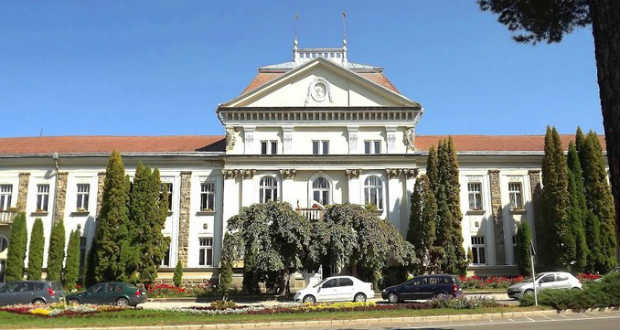 Levették a székely zászlót és a városzászlót Csíkszereda polgármesteri hivataláról