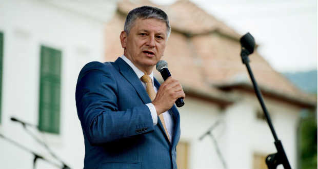 Grezsa: a magyar nyelvben és kultúrában megtartott gyermekek az erős magyarság letéteményesei