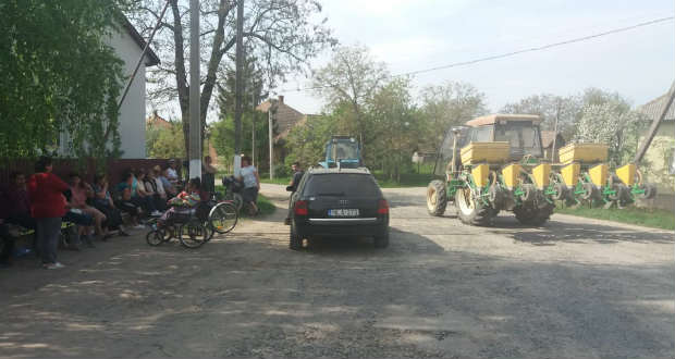 Úttorlaszokkal tiltakoznak a teherforgalom ellen Guton