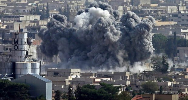 Összehangolt légicsapás Szíriában