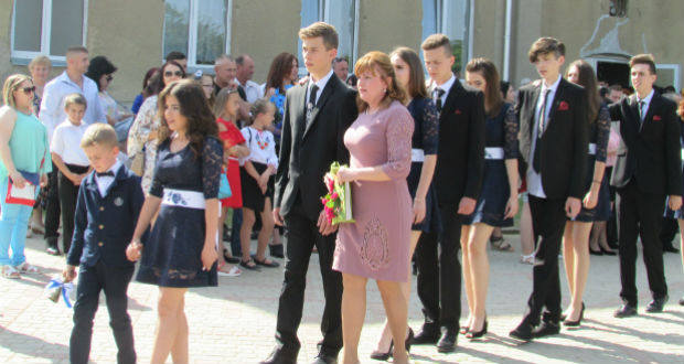 Tanévzáró ünnepség a beregszászi Kossuth-középiskolában