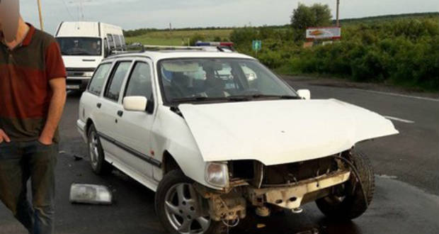 Teherautó ütközött személygépkocsival az Ungvári járásban