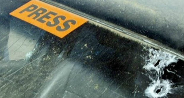 Kopogtató: öld meg az újságírót!