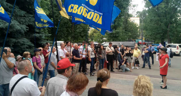 Nacionalista tüntetés kísérte a kárpátaljai magyarság képviselőinek kijevi tárgyalását