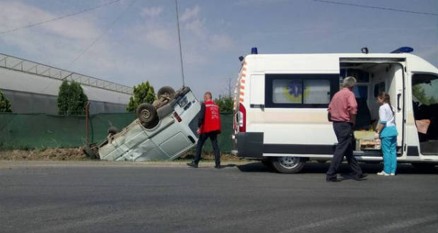 Felborult egy kisbusz Munkácson