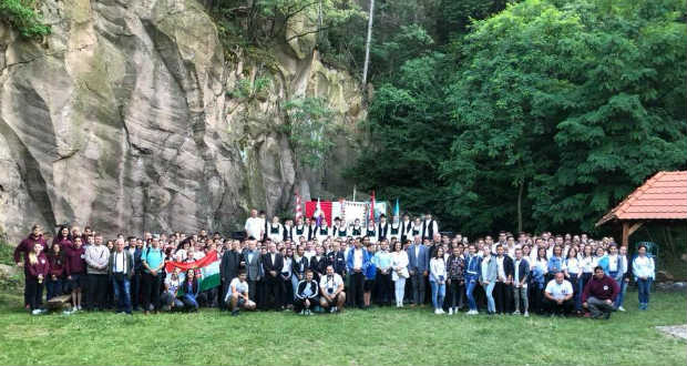 Az összmagyar középiskolás tábor kinőtte a Kárpát-medencét