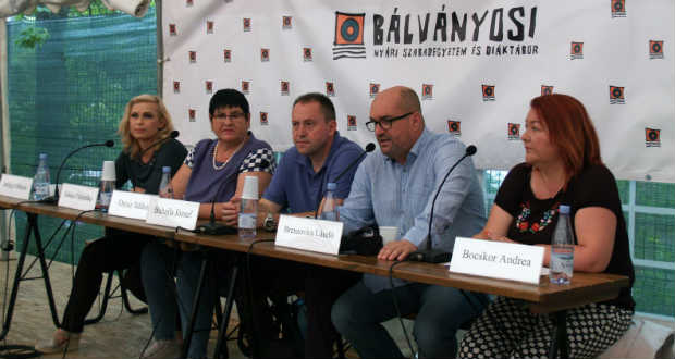 „A nagy emberek és nagy nemzetek tartják a szavukat”  – Az ukrán oktatási törvény is terítékre került a tusnádfürdői szabadegyetemen