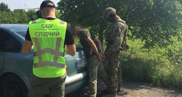Kárpátalján elfogtak két robbanóanyaggal üzletelő katonát