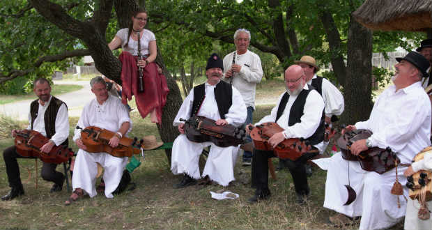 Táncházzenészekkel ötödször – Ópusztaszeren rendezik idén a seregszemlét