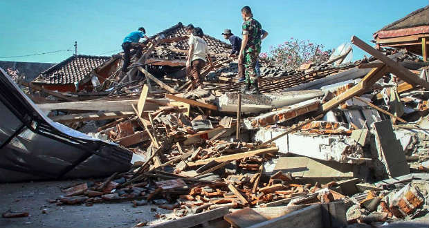 Emelkedett az indonéziai földrengés halálos áldozatainak száma