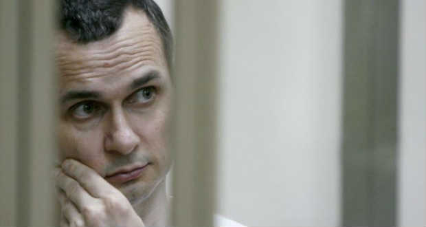 Moszkvába szállították Oleh Szencov elítélt ukrán filmrendezőt