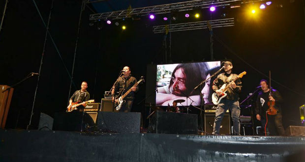 Zenésztalálkozó rockra hangolva: Jánosiban koncertezett a Republic