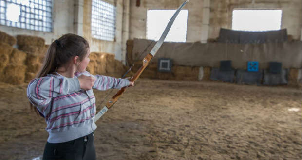 Magyar–török barátságos lovasíjászverseny Kárpátalján Dobó Istvánnal