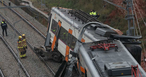 Kisiklott egy személyvonat Barcelona közelében