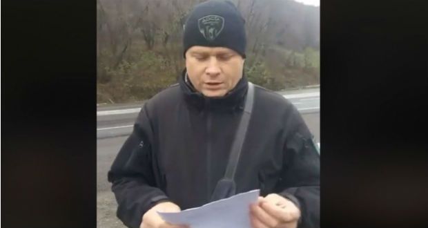 Békés tüntetésbe kezdtek Kárpátalja több településén