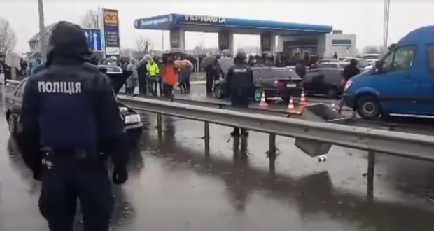Demonstráció miatt szünetel a határforgalom a Csap-Záhony határátkelőn