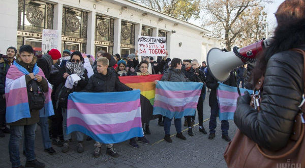Szélsőjobboldaliak meghiúsították a transzneműek felvonulását Kijevben