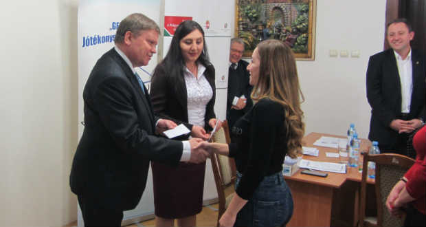 Ünnepélyes ösztöndíjátadás a Rákóczi-főiskolán