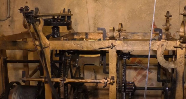 Háromszáz éves óra mutatja az időt Munkácson