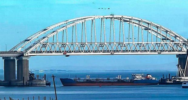 Ukrajna újabb hadihajókkal készül átkelni a szoroson