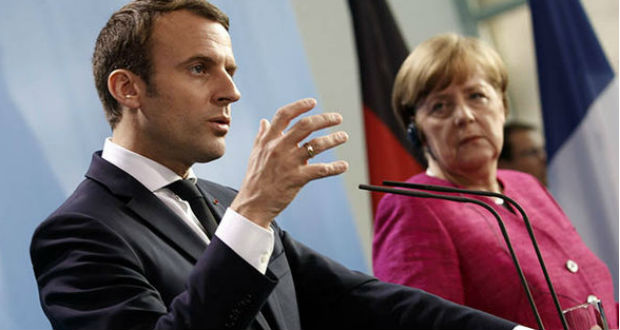 Merkel és Macron az elfogott ukrán tengerészek szabadon bocsátását és a Kercsi-szoros szabad átjárhatóságát követeli