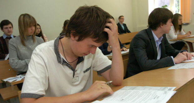 ZNO hiányában nem folytathatják tanulmányaikat a szakképzési intézmények hallgatói