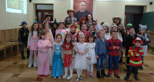 Vidáman telt a hittanosok farsangja