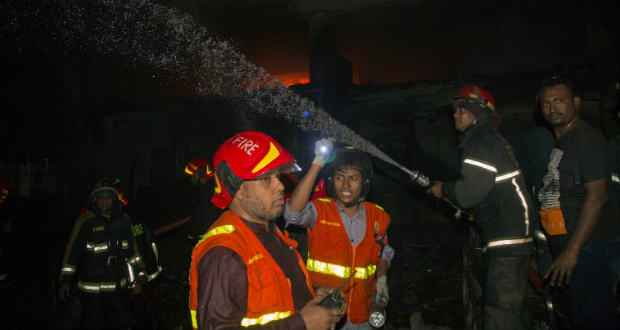 Tűzvész pusztított Banglades fővárosában