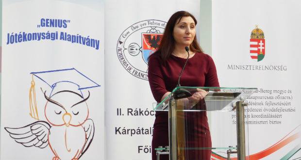 Őrizz minket édes, édes anyanyelv!