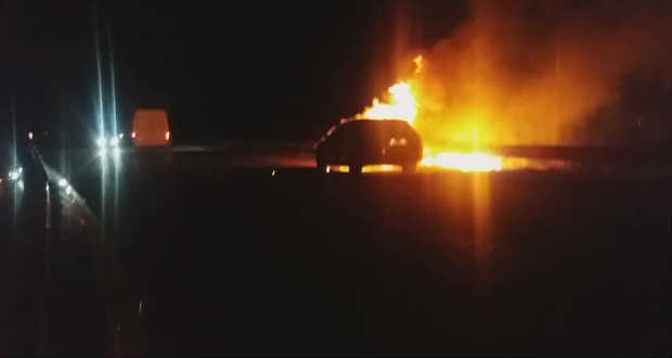 Menet közben égett ki egy gépjármű