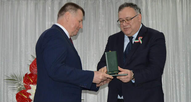 Magyar Arany Érdemkereszt Barta Józsefnek