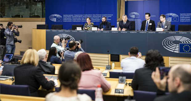 Orbán: a Fidesz egyoldalúan felfüggeszti az Európai Néppártban jogainak gyakorlását