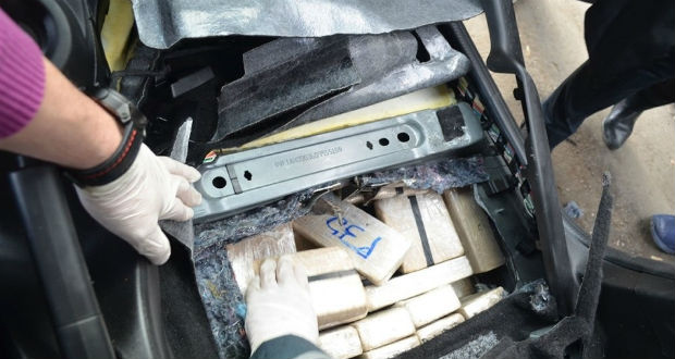 Közel egy mázsa heroint engedtek át az ukrán határőrök Kárpátalján